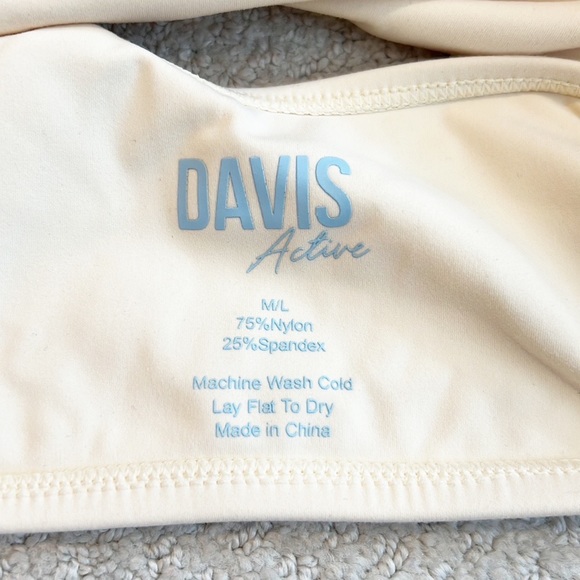 NWT Davis Active Cross Shoulder Bra - Picture 5 of 5
